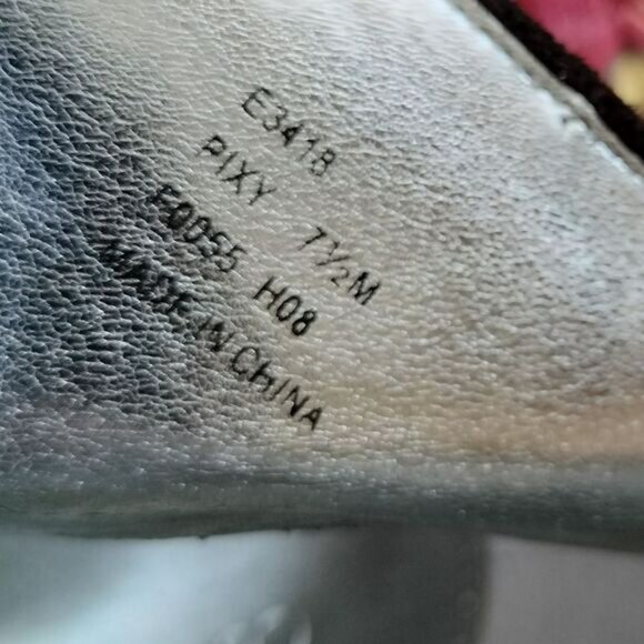 NWOT! Calvin Klein 'Pixy' Brown Suede Heels Size 7.5M - Picture 12 of 12